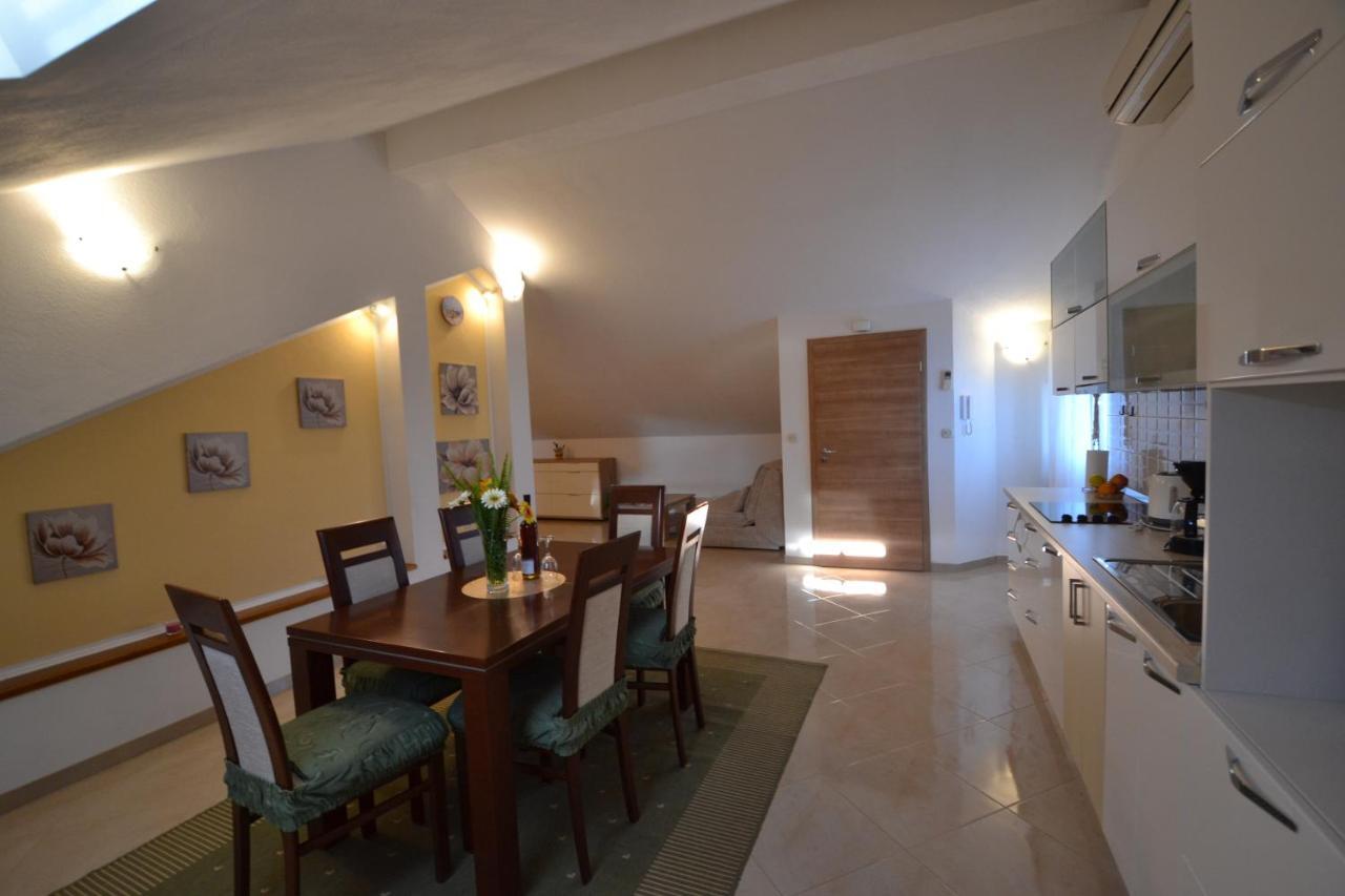 Apartmani Antonia Nakic -Stobrec Split Exterior foto