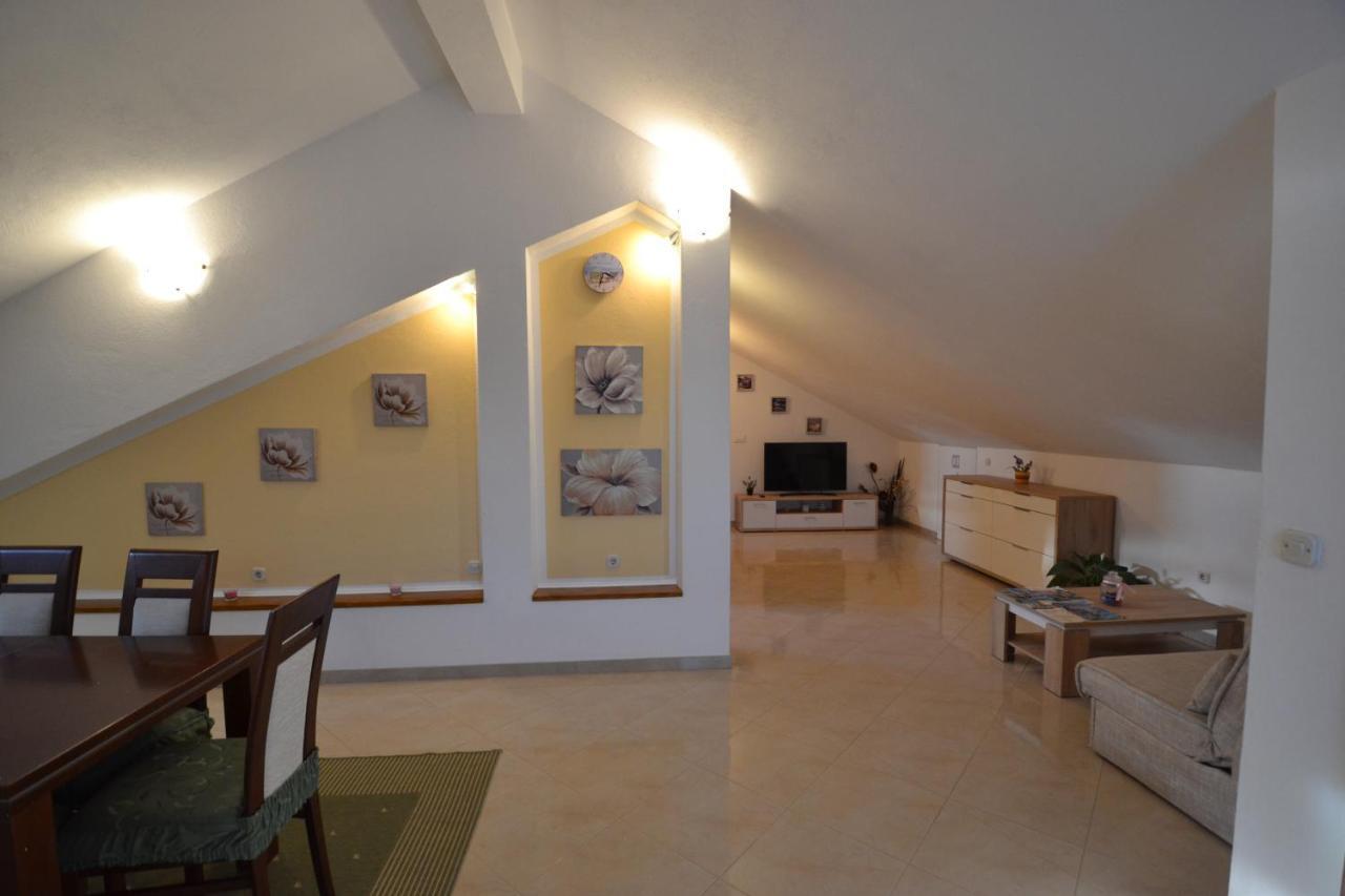 Apartmani Antonia Nakic -Stobrec Split Exterior foto